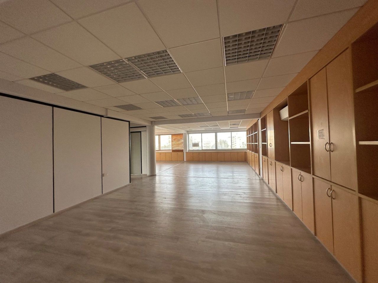 Офис Agios Nicolaos, Кипр, 200 м² - фото 17