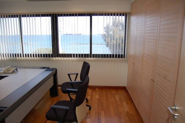 Офис Neapoli, Кипр, 200 м² - фото 17