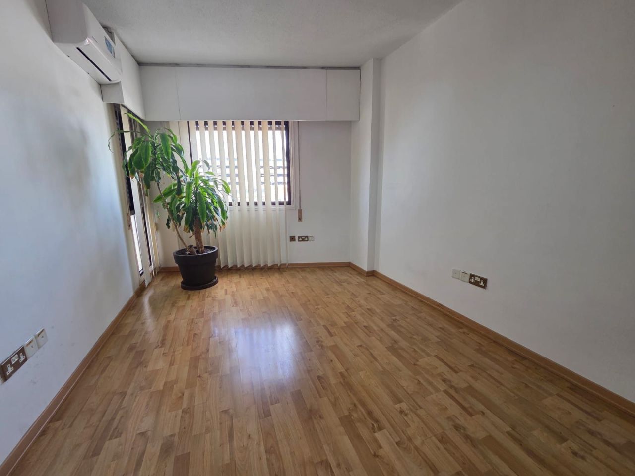 Офис в Айя-Напе, Кипр, 188 м² - фото 14