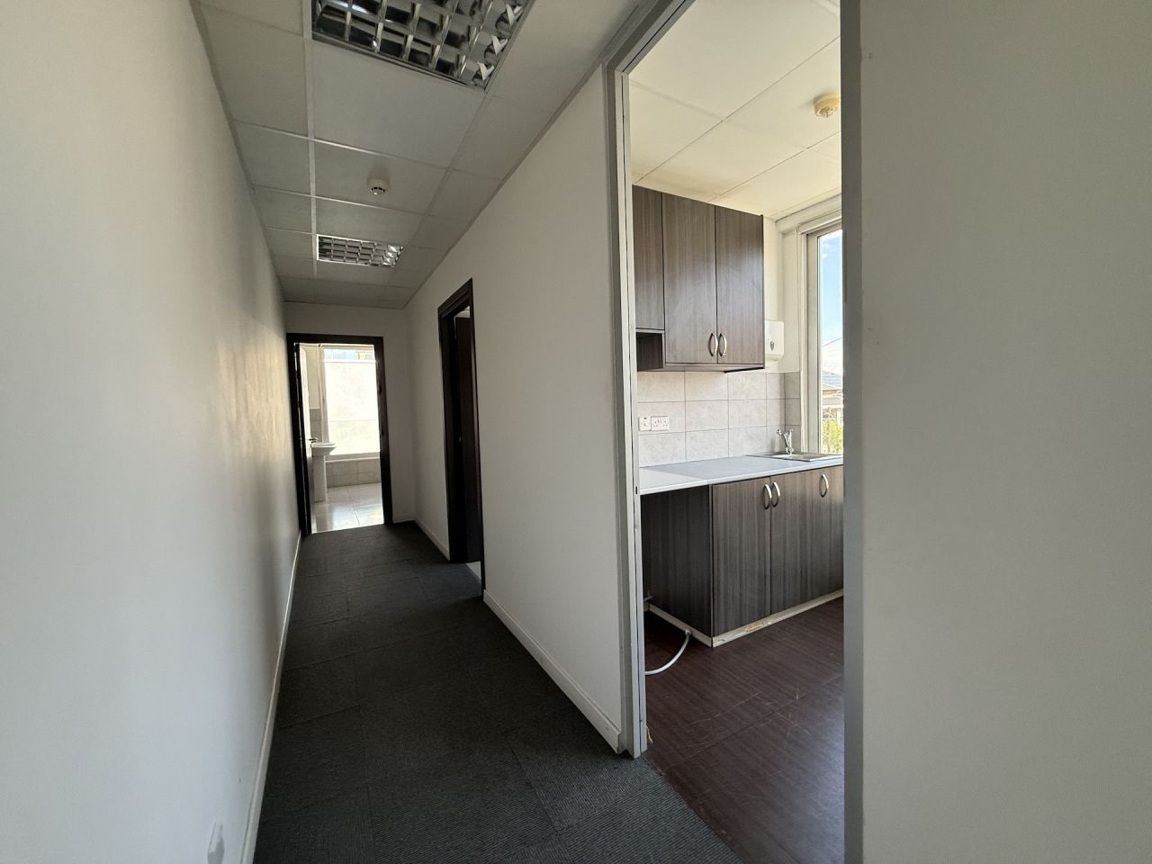 Офис Kapsalos, Кипр, 400 м² - фото 17