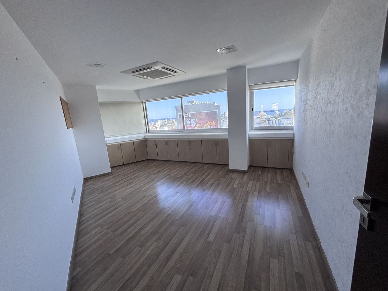 Офис Agia Zoni, Кипр, 376 м² - фото 17