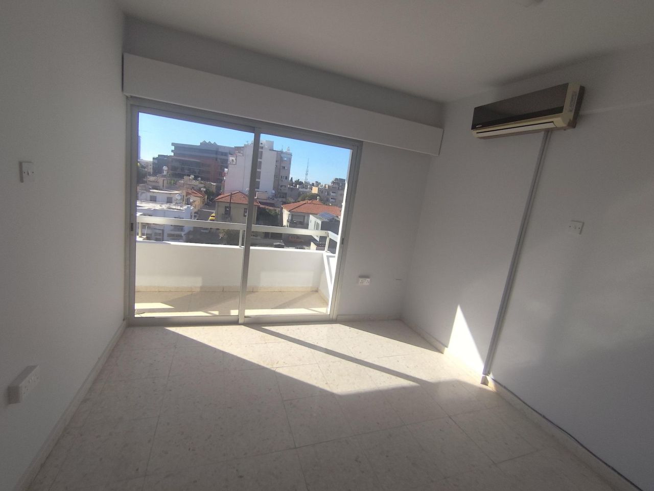 Офис Agia Zoni, Кипр, 200 м² - фото 15