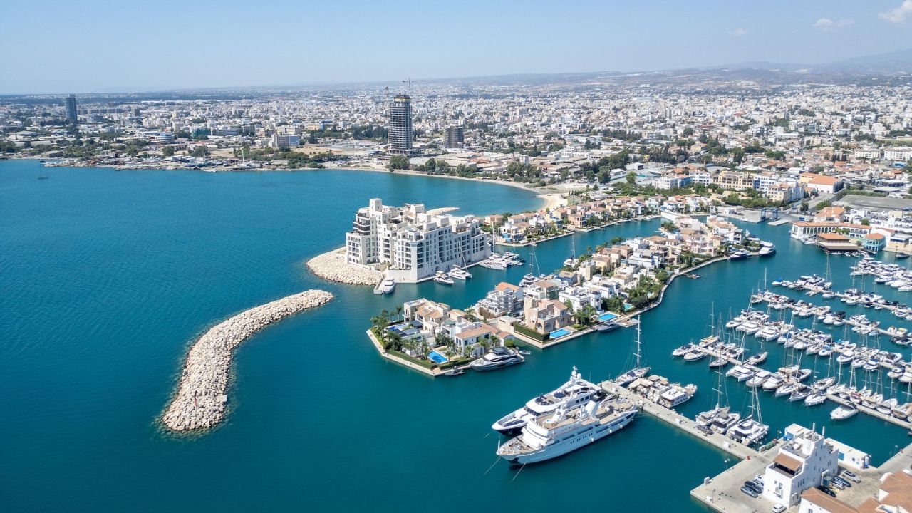 Апартаменты в Лимасоле, Кипр, 267.7 м² - фото 18
