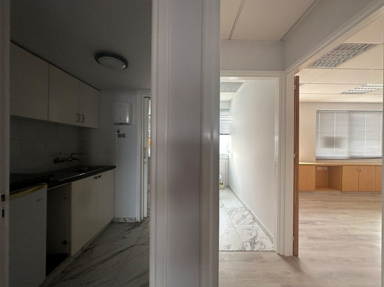 Офис Agios Nicolaos, Кипр, 200 м² - фото 19
