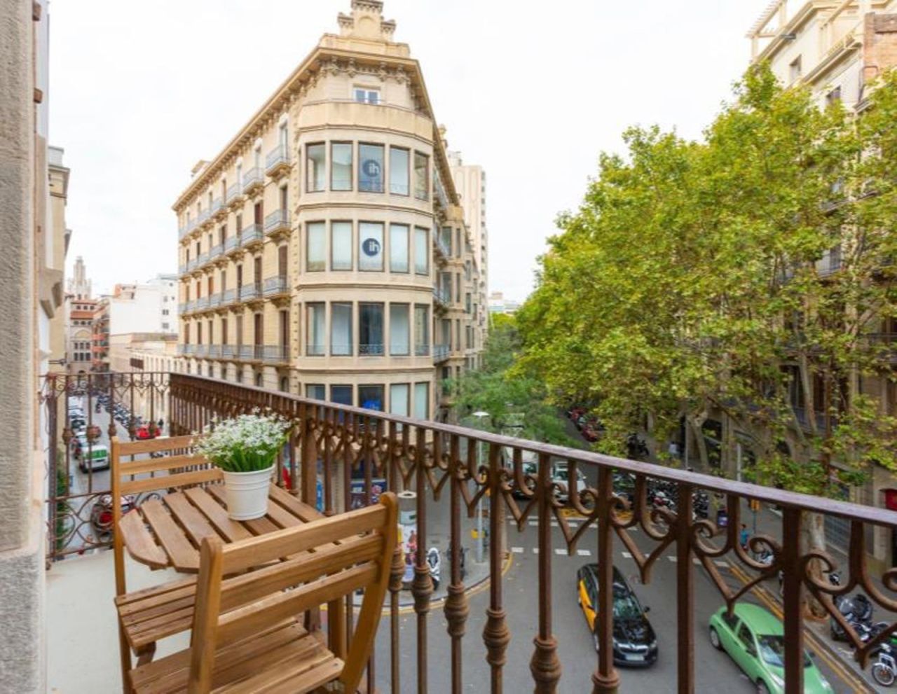 Доходный дом в Барселоне, Испания, 735 м² - фото 2