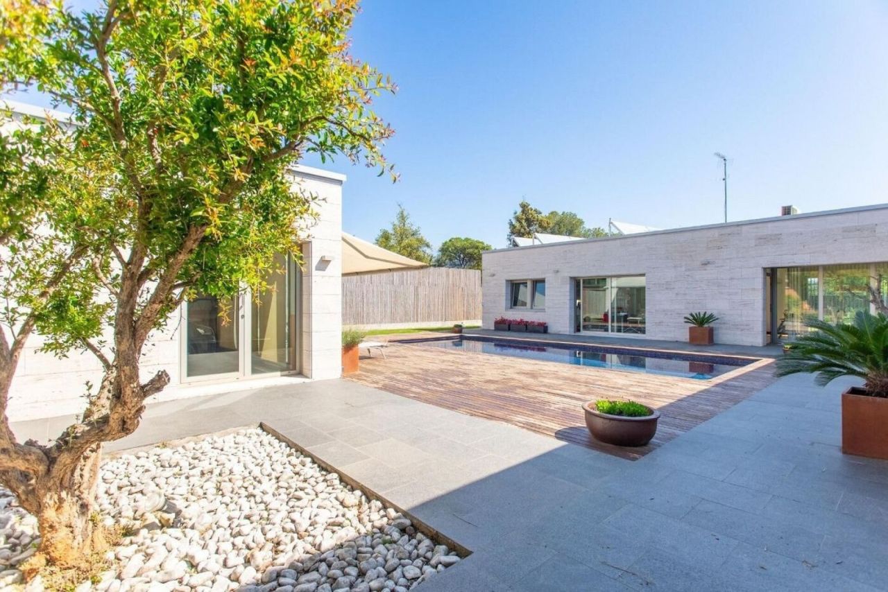 Дом Barcelona, Vallromanes, Испания, 354 м² - фото 2