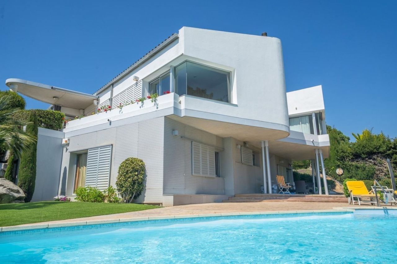 Шале в Сан-Андрес-де-Льеванерас, Испания, 446 м² - фото 2