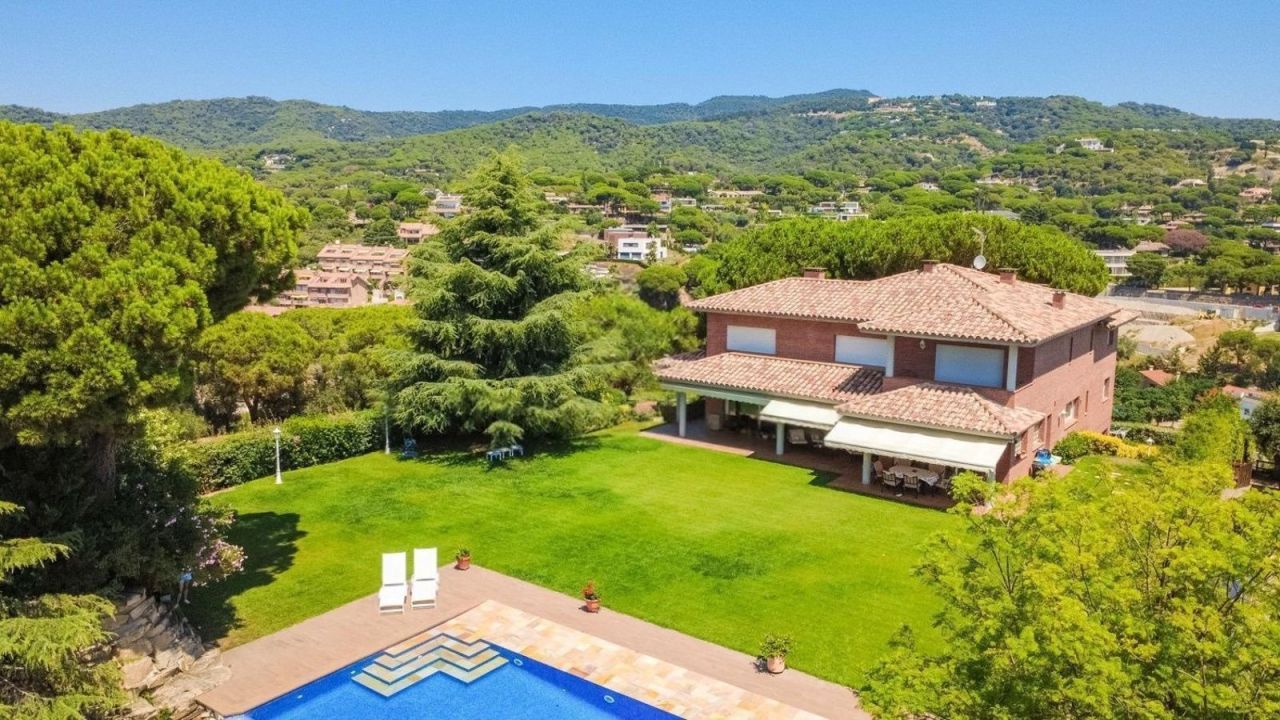 Дом в Сан-Андрес-де-Льеванерас, Испания, 784 м² - фото 2