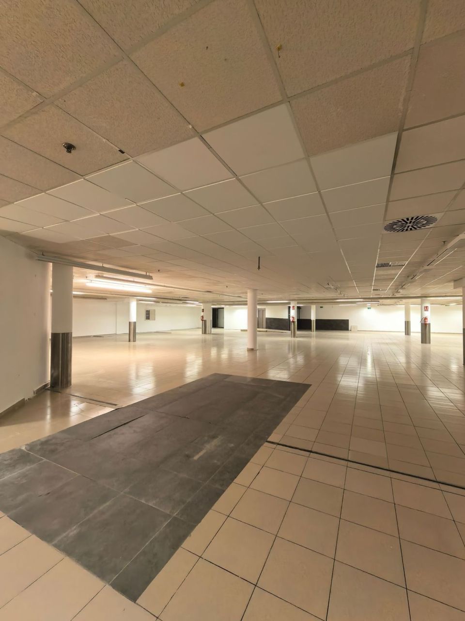 Магазин в Таррасе, Испания, 2.34 м² - фото 4