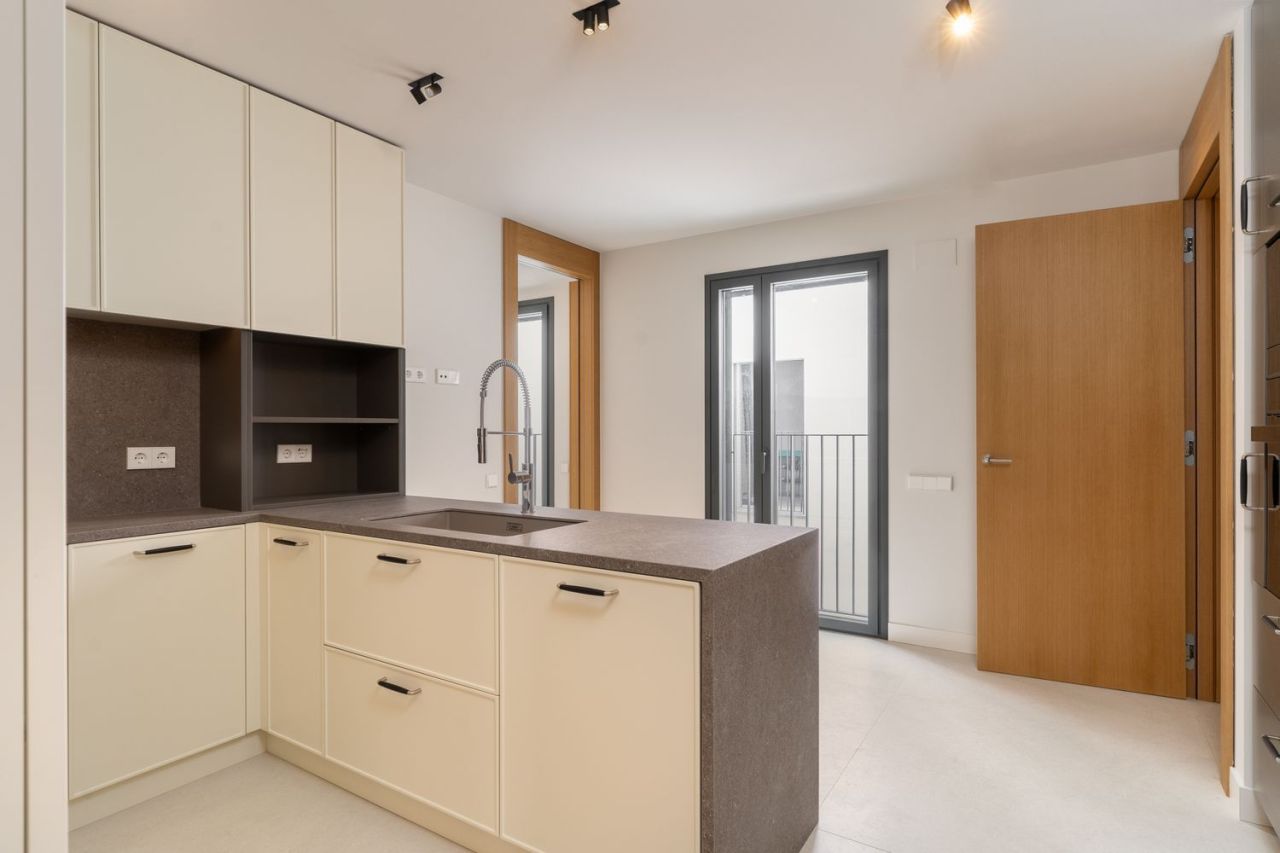 Квартира в Барселоне, Испания, 200 м² - фото 8