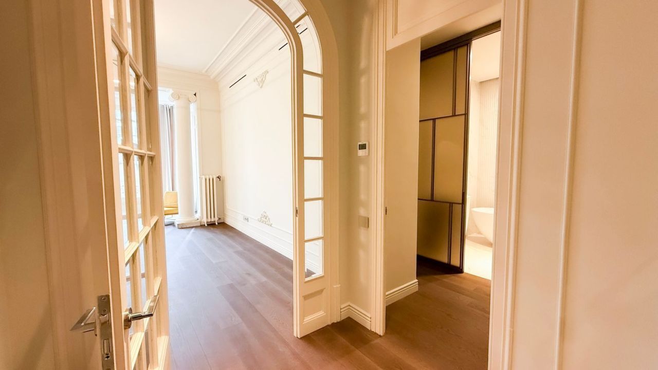 Квартира в Барселоне, Испания, 200 м² - фото 11