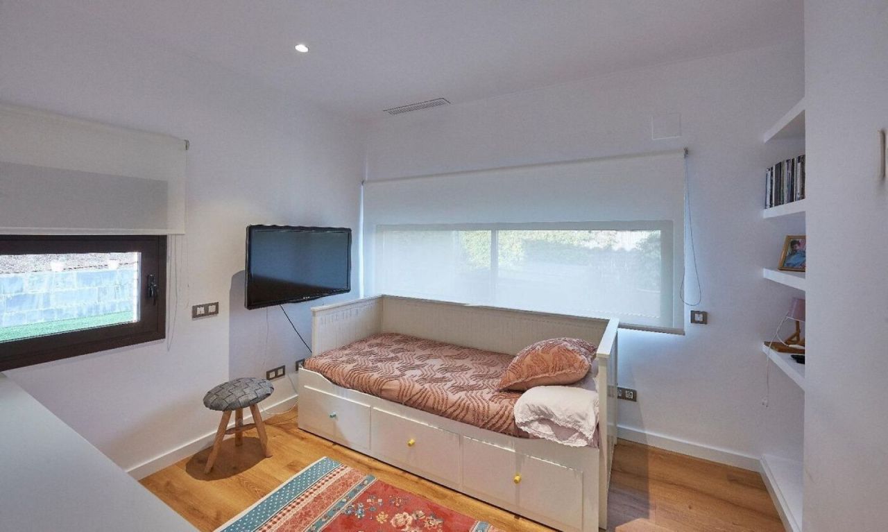 Дом в Сан-Андрес-де-Льеванерас, Испания, 372 м² - фото 12