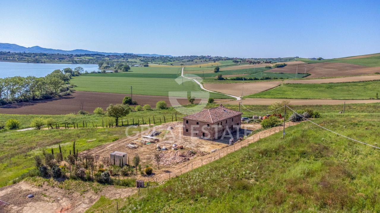 Дом в Кастильоне-дель-Лаго, Италия, 506.5 м² - фото 2
