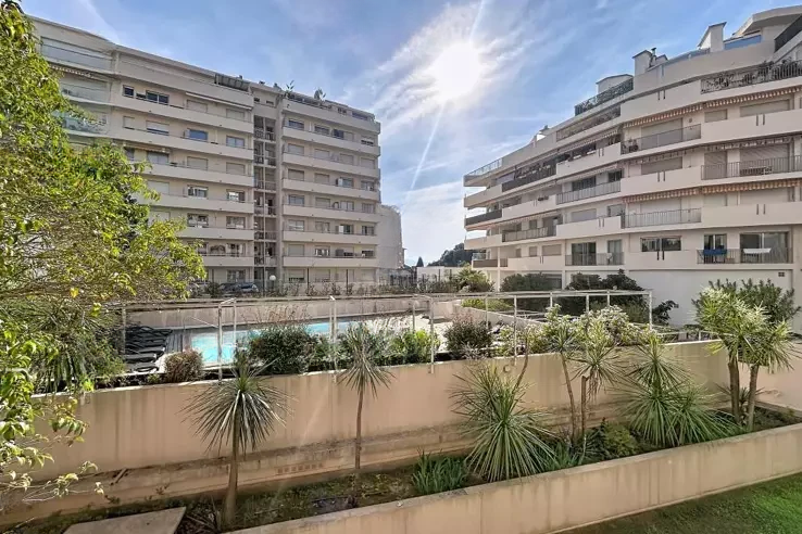 Квартира в Каннах, Франция, 28 м² - фото 2