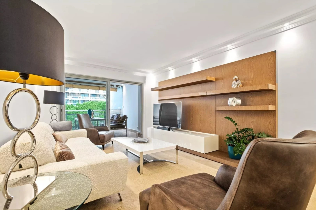Квартира в Каннах, Франция, 89 м² - фото 2