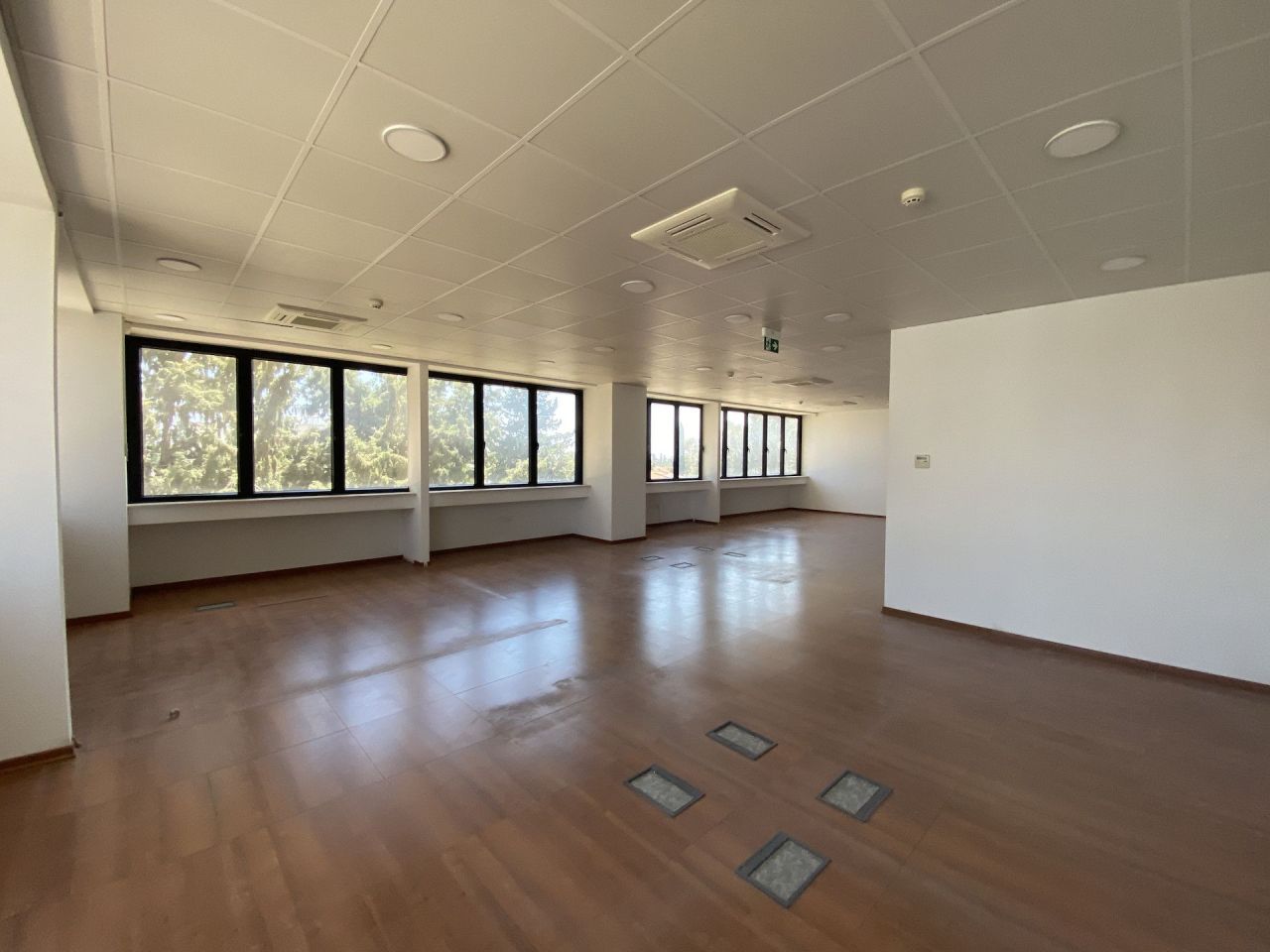 Офис в Пафосе, Кипр, 135 м² - фото 2