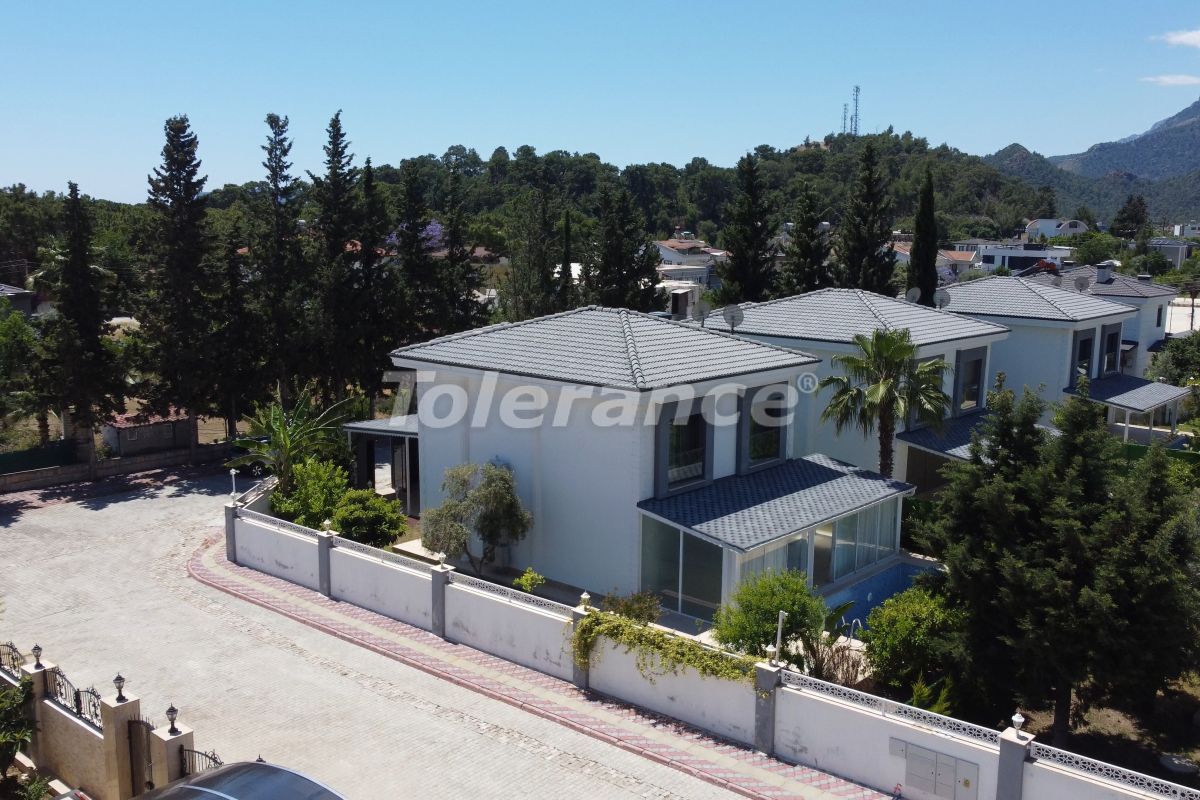 Вилла в Гёйнюке, Турция, 230 м² - фото 2
