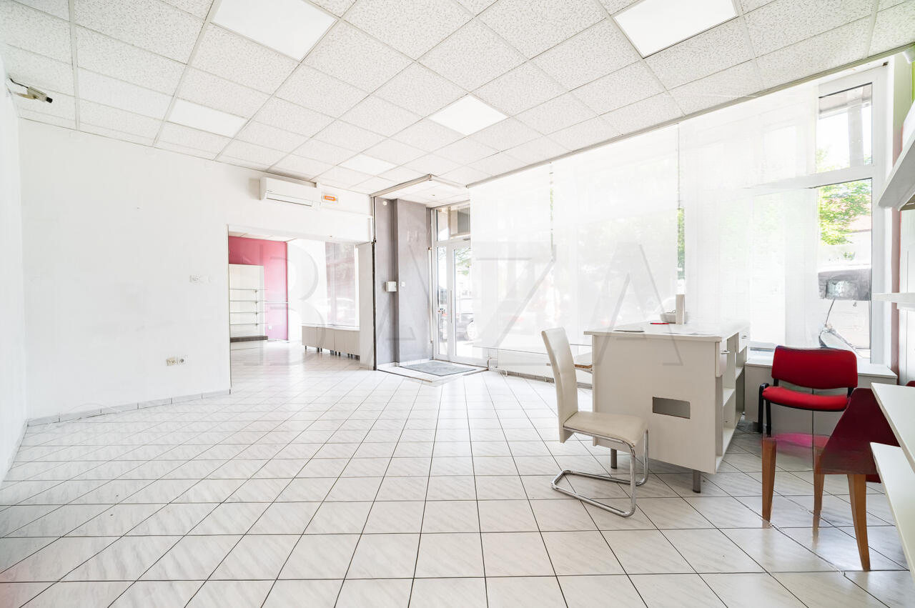 Офис в Любляне, Словения, 127 м² - фото 1