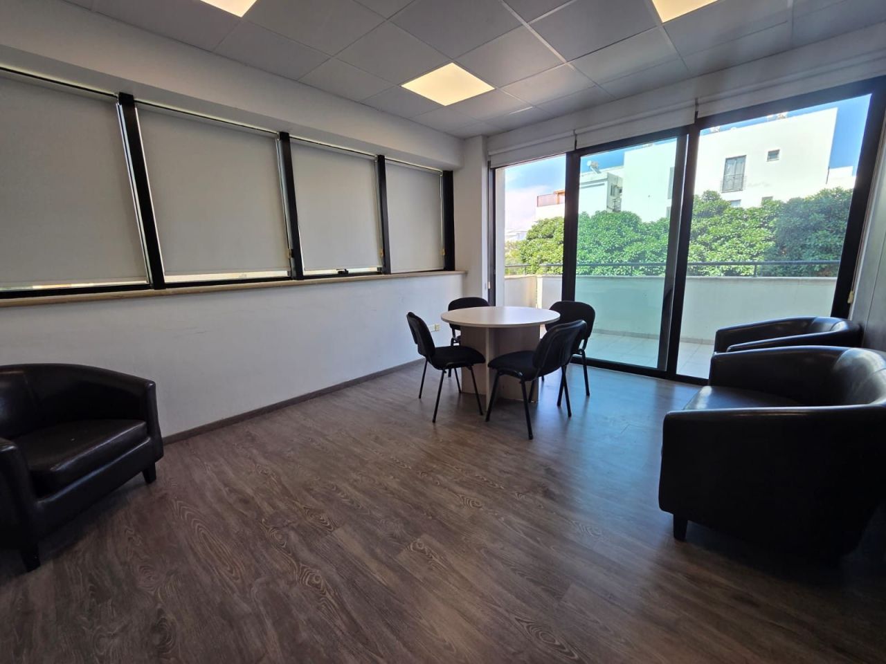 Офис Agios Nektarios, Кипр, 72 м² - фото 1