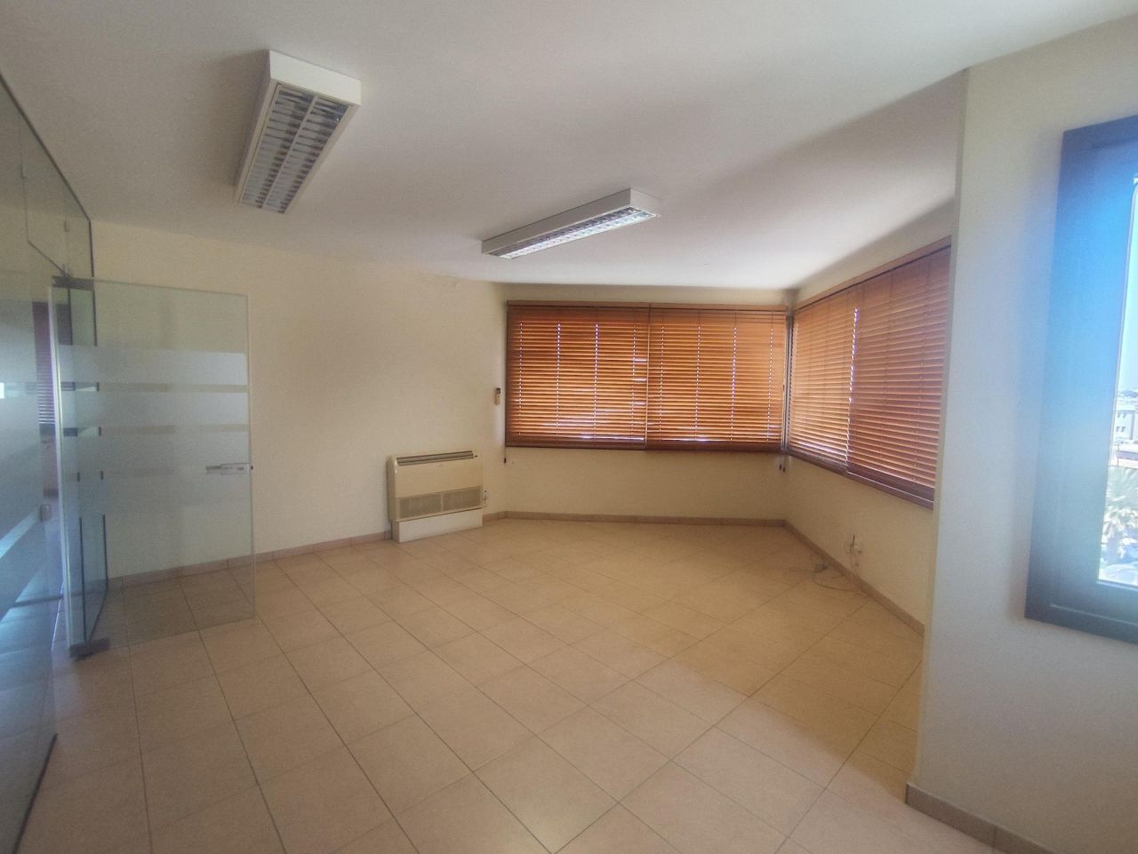 Офис Omonoia, Кипр, 150 м² - фото 9