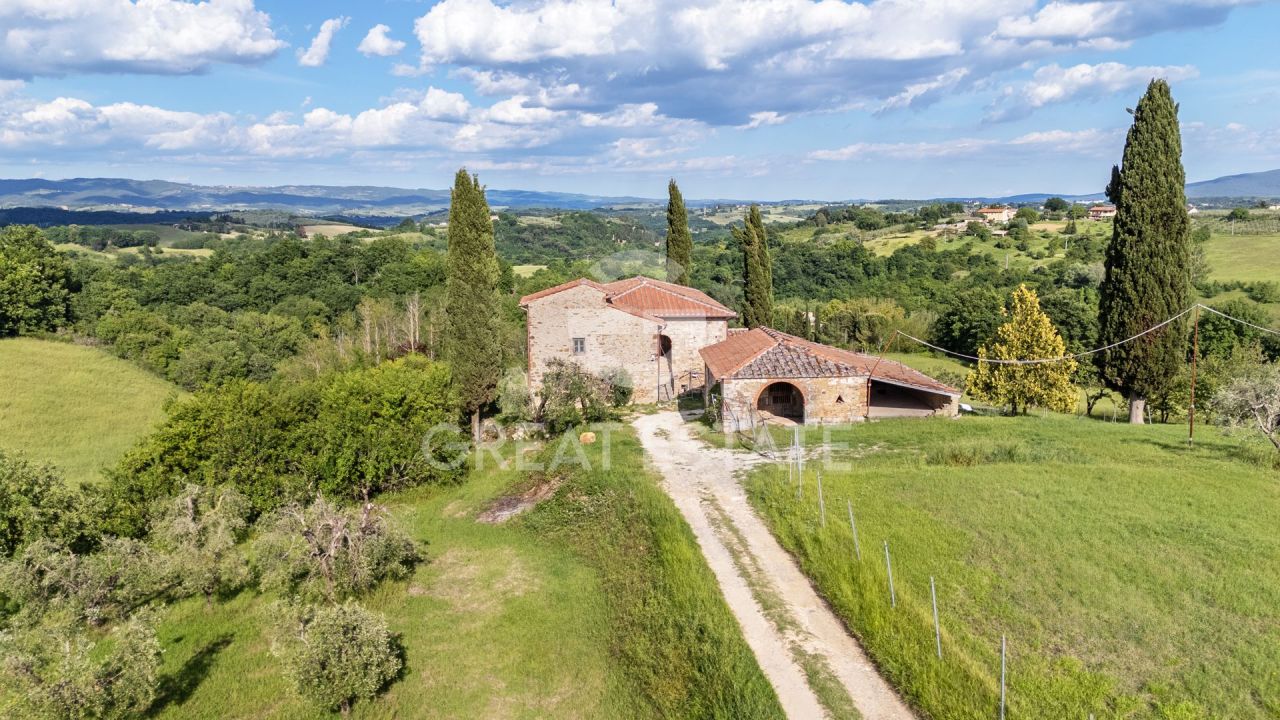 Дом Colle di Val d'Elsa, Италия, 681.85 м² - фото 4