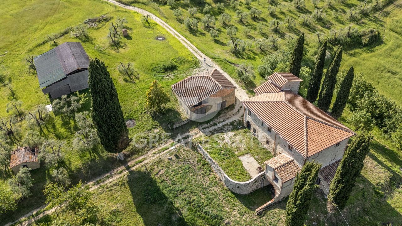 Дом Colle di Val d'Elsa, Италия, 681.85 м² - фото 8