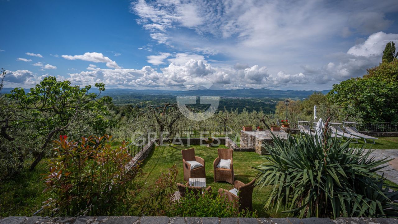 Дом Loro Ciuffenna, Италия, 775.6 м² - фото 8