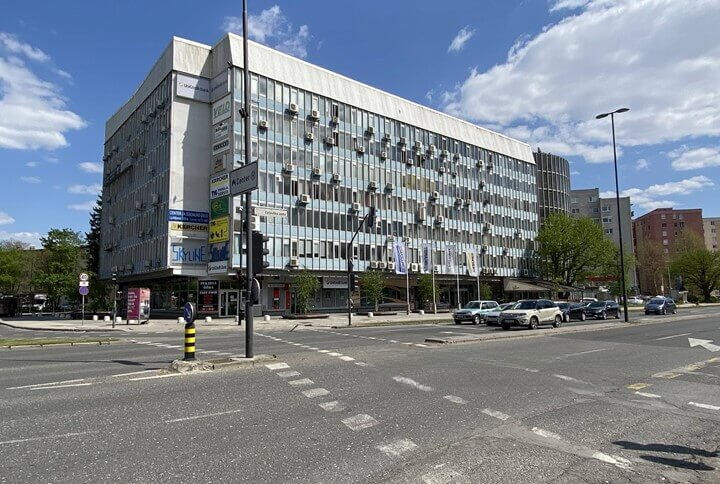 Офис в Любляне, Словения, 1 589 м² - фото 1