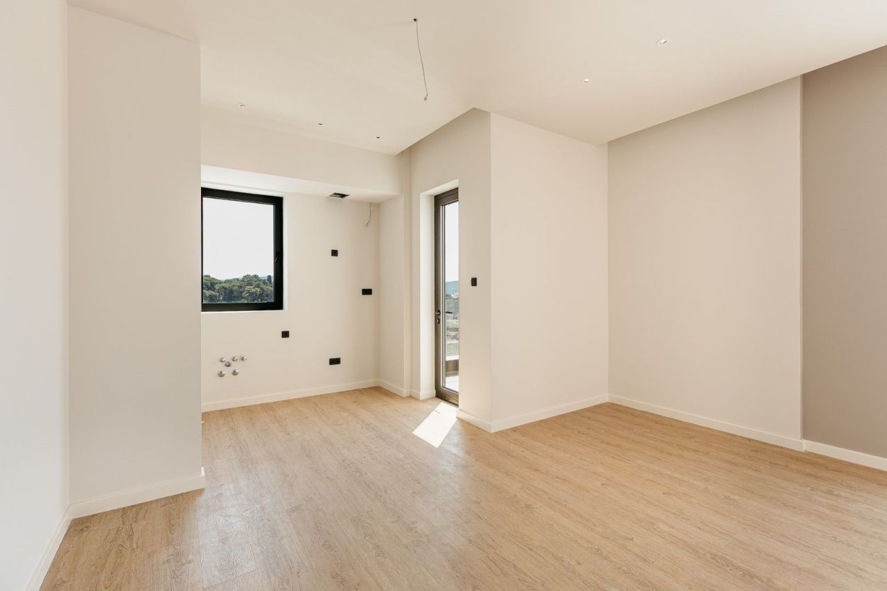 Апартаменты в Тивате, Черногория, 81 м² - фото 8