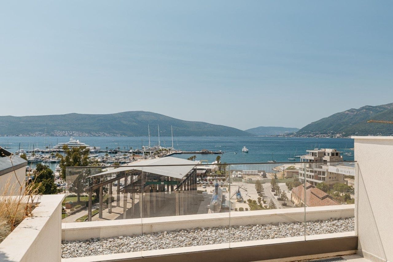 Апартаменты в Тивате, Черногория, 81 м² - фото 15