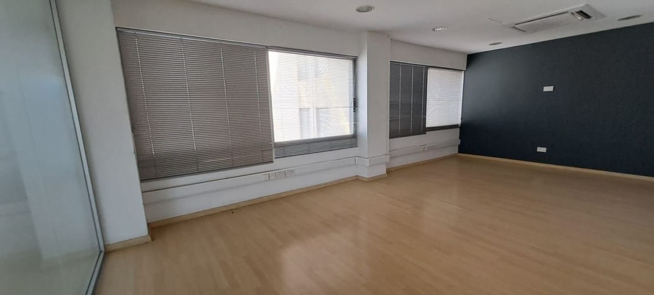 Офис Katholiki, Кипр, 400 м² - фото 3