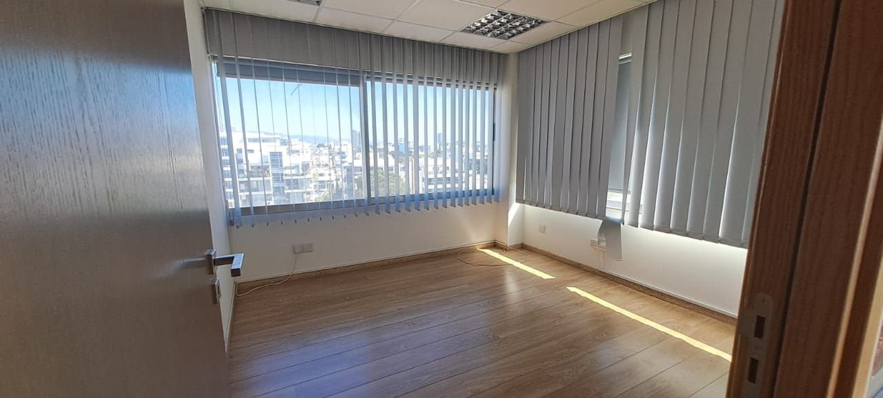 Офис Katholiki, Кипр, 200 м² - фото 4