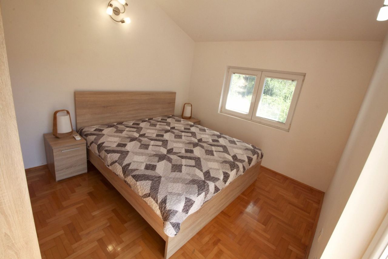 Квартира в Херцег-Нови, Черногория, 112 м² - фото 11