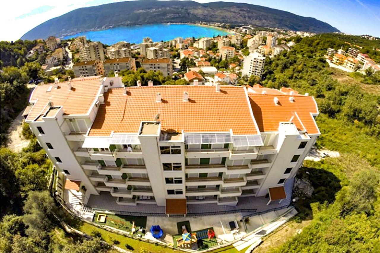 Квартира в Херцег-Нови, Черногория, 112 м² - фото 16