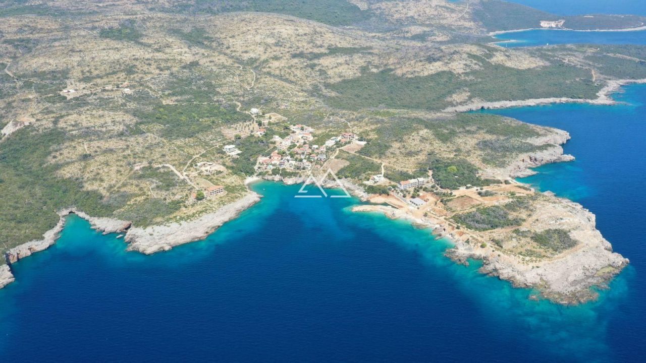 Земля на полуострове Луштица, Черногория, 3 757 м² - фото 2