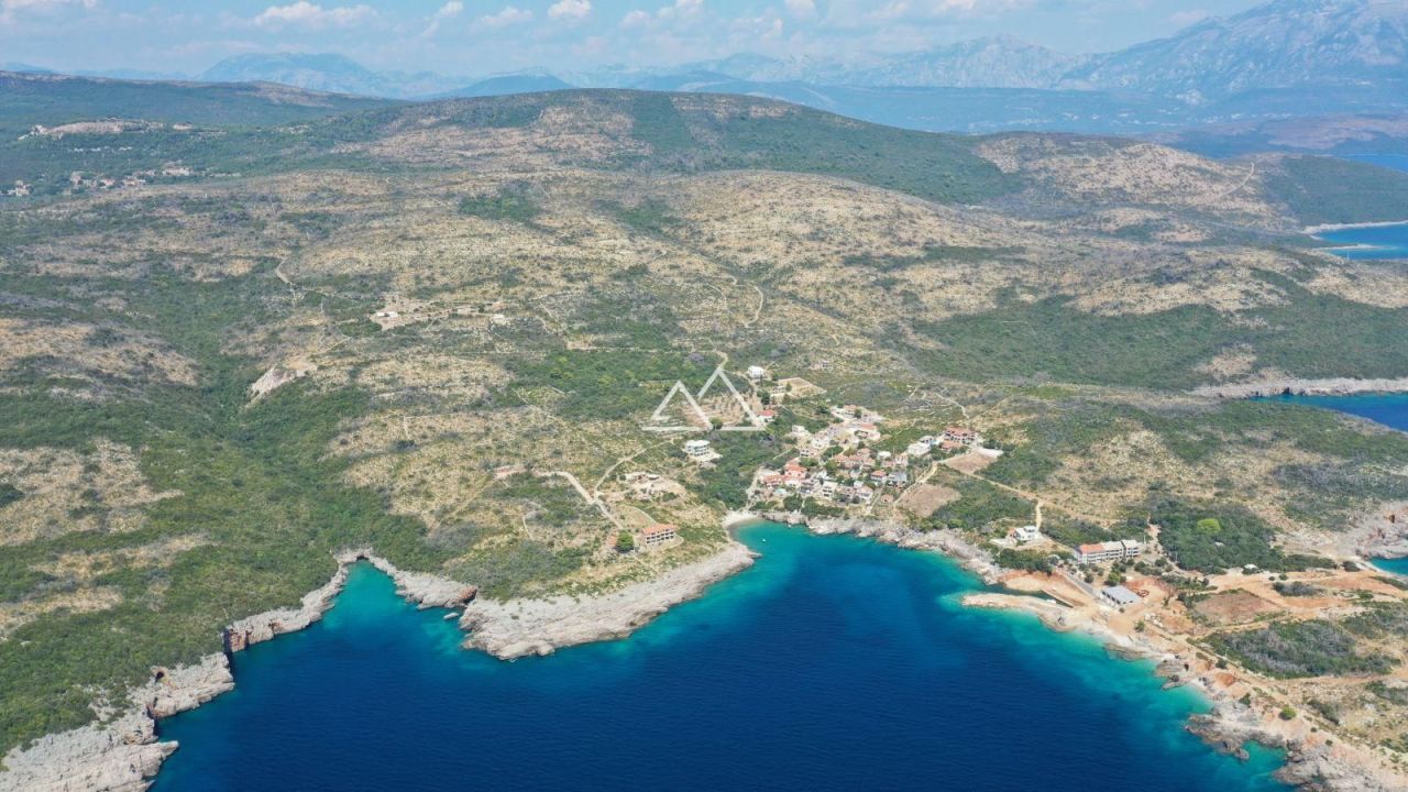 Земля на полуострове Луштица, Черногория, 3 757 м² - фото 3
