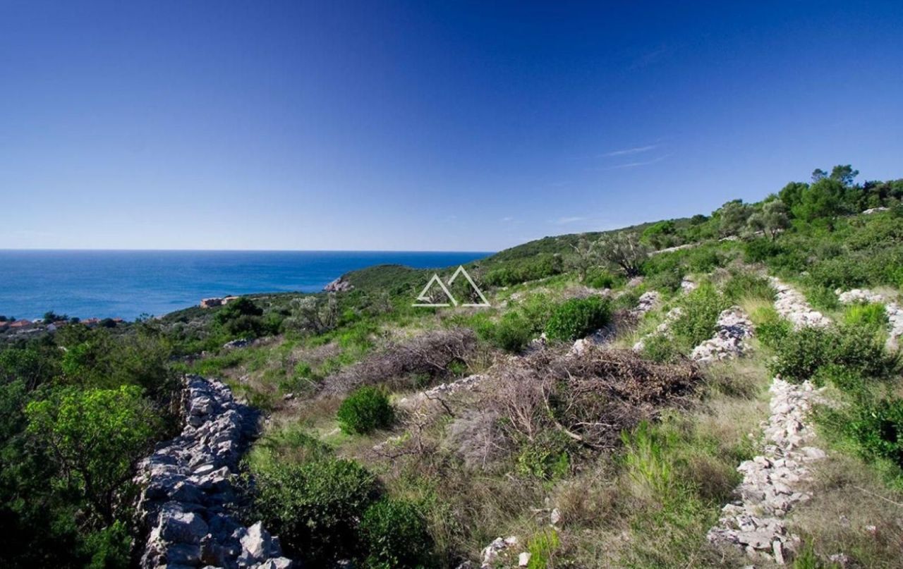 Земля на полуострове Луштица, Черногория, 3 757 м² - фото 5