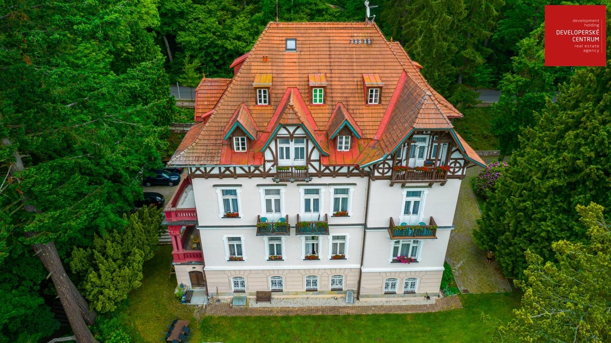 Отель, гостиница в Марианске-Лазне, Чехия, 616 м² - фото 1