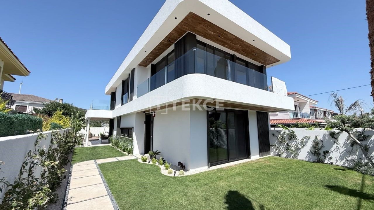 Вилла в Чешме, Турция, 235 м² - фото 1
