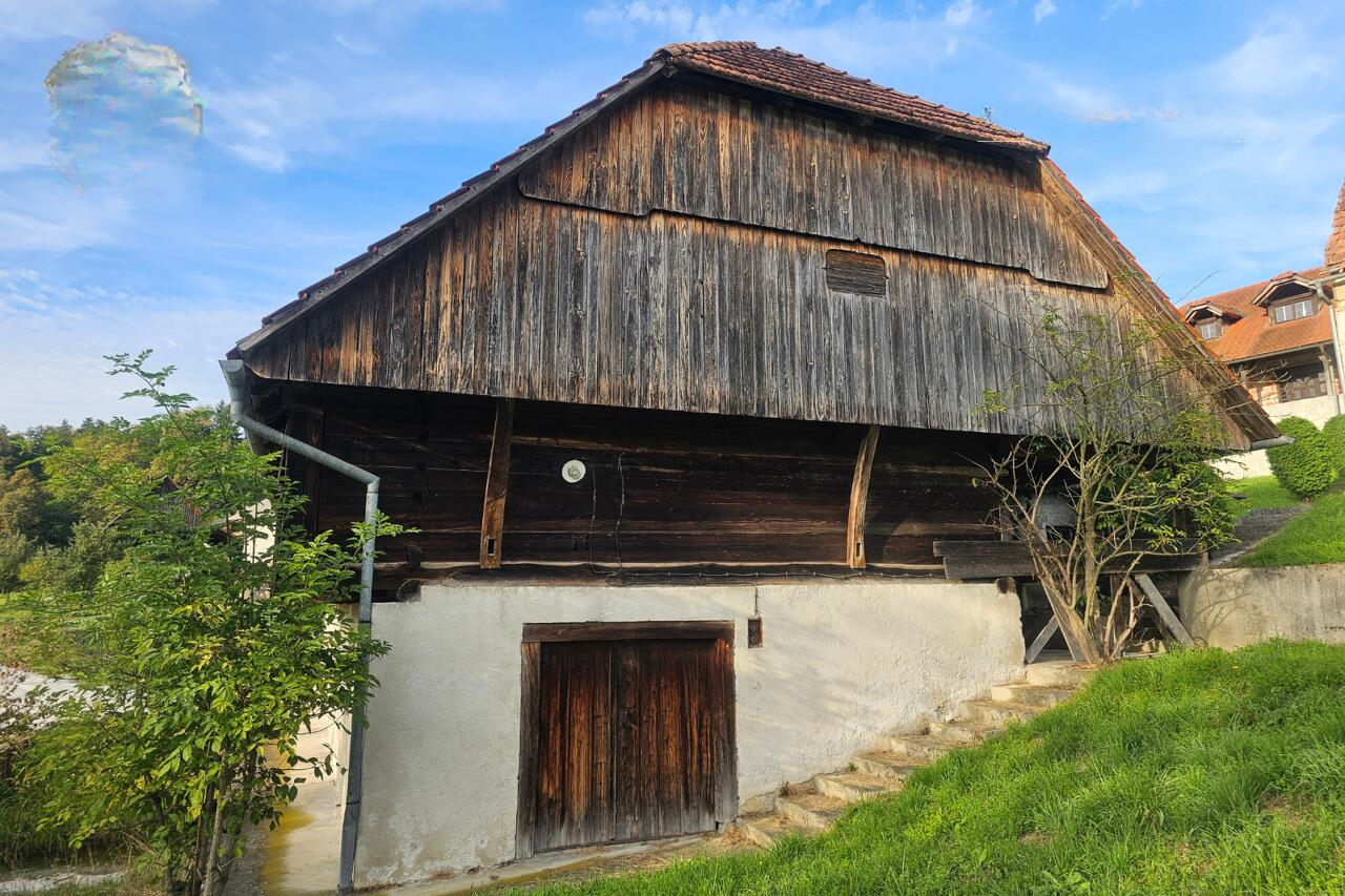 Ферма в Лашко, Словения, 130 000 м² - фото 5