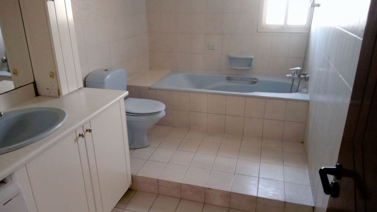 Апартаменты в Айос-Атанасиосе, Кипр, 200 м² - фото 9