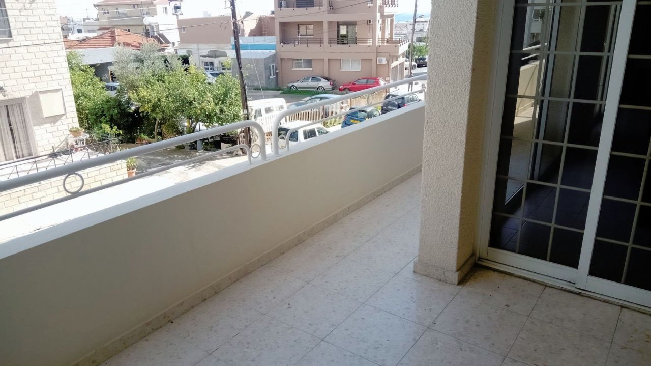 Апартаменты в Айос-Атанасиосе, Кипр, 200 м² - фото 10