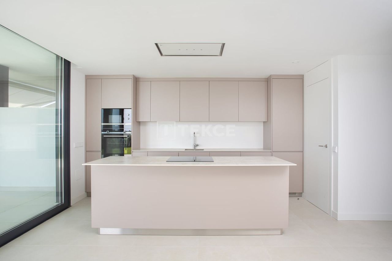 Апартаменты в Фуэнхироле, Испания, 131 м² - фото 13