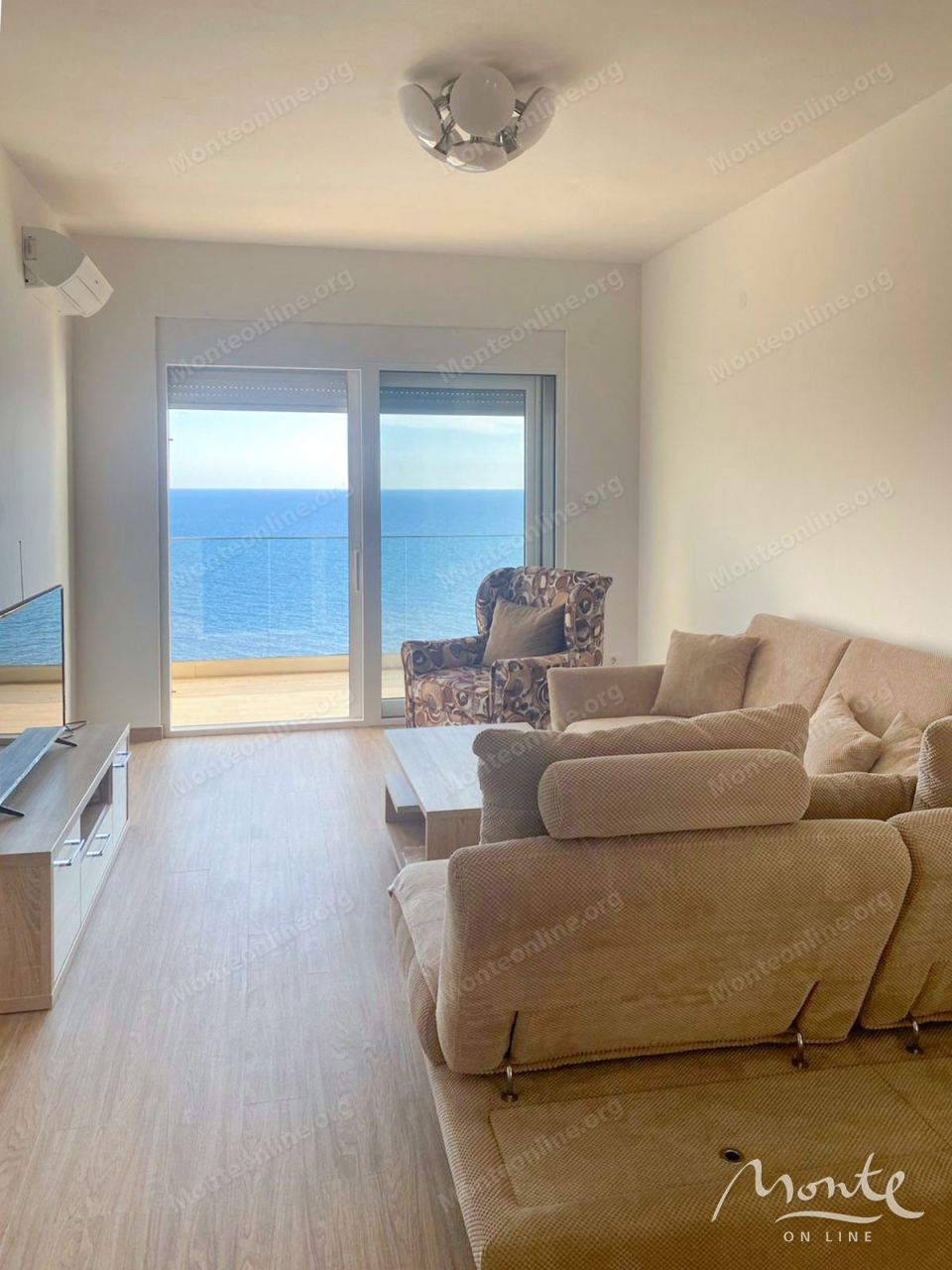 Апартаменты в Добра Воде, Черногория, 110 м² - фото 2