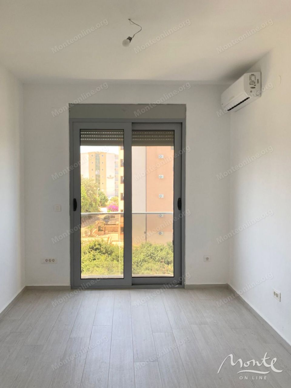 Апартаменты в Добра Воде, Черногория, 77 м² - фото 8