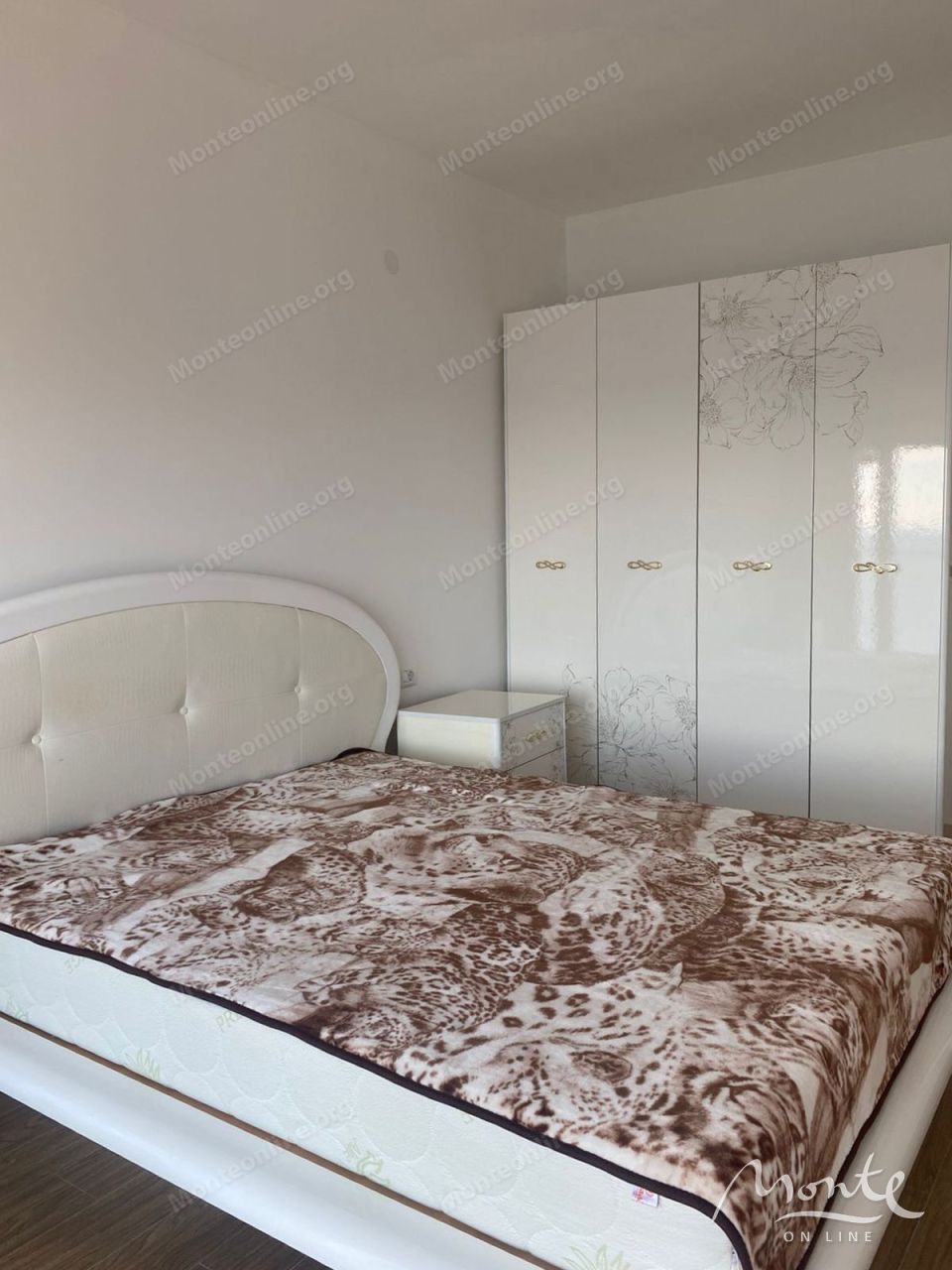 Апартаменты в Добра Воде, Черногория, 110 м² - фото 8