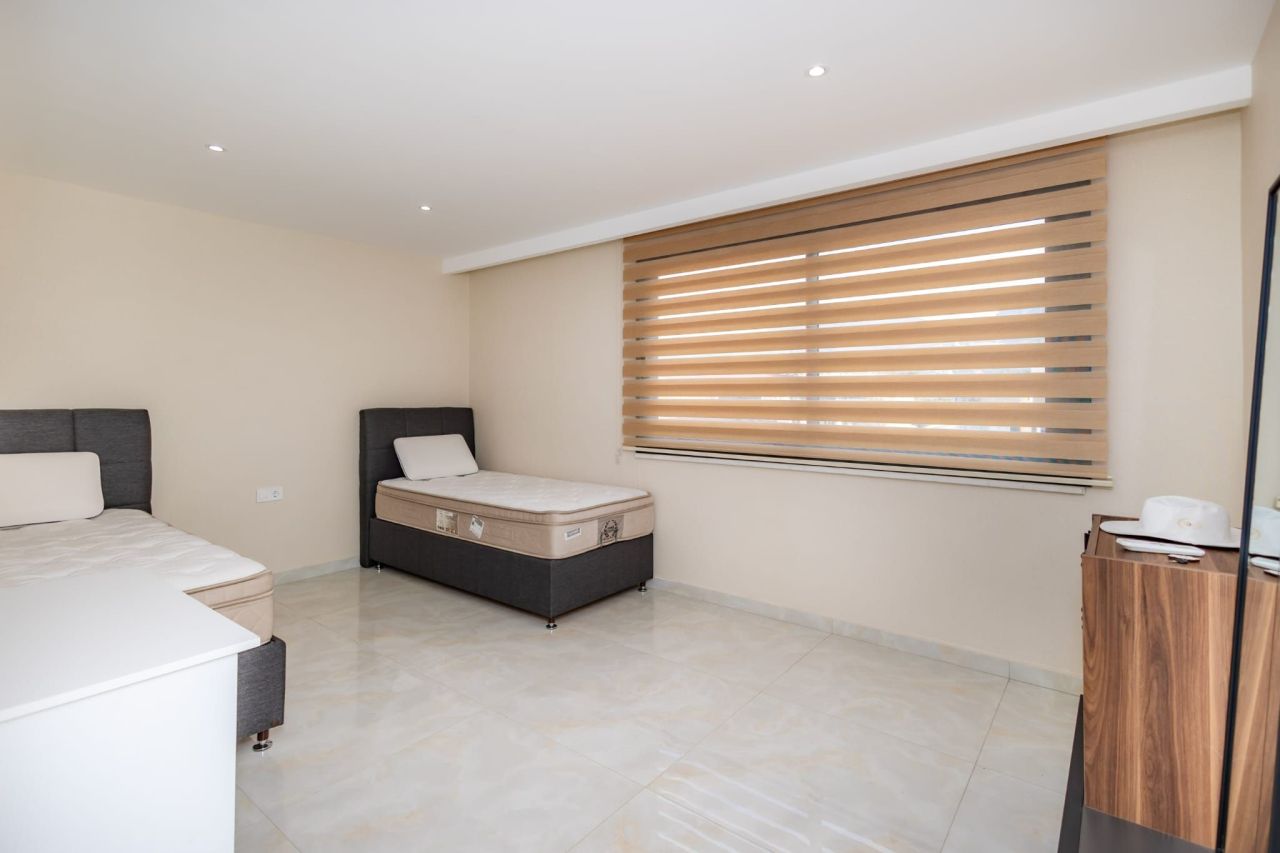 Апартаменты в Алании, Турция, 180 м² - фото 10