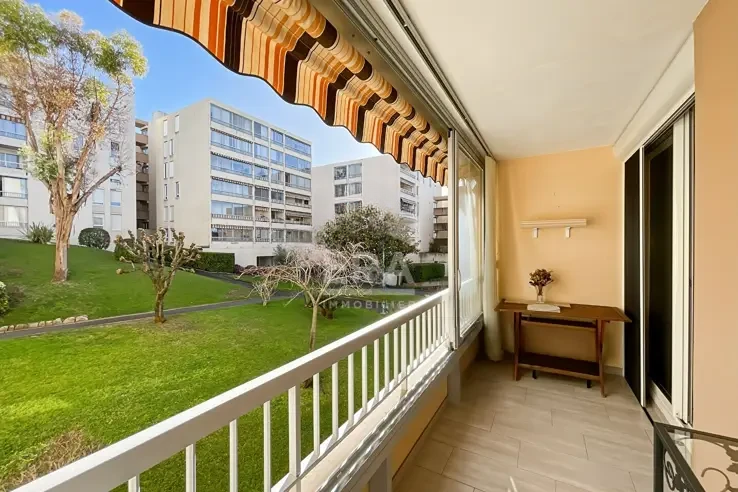 Квартира в Каннах, Франция, 84 м² - фото 1