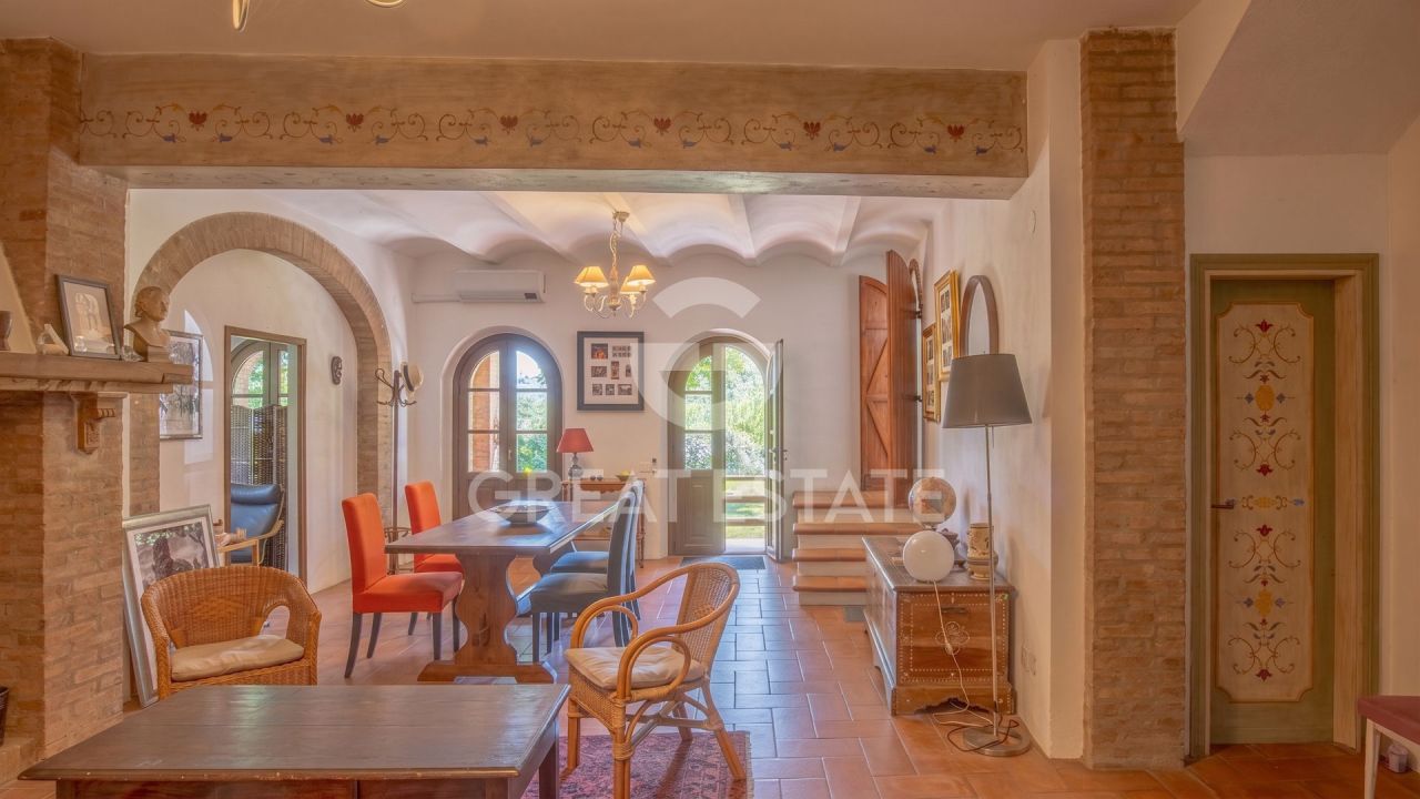 Дом в Маджоне, Италия, 358.8 м² - фото 11