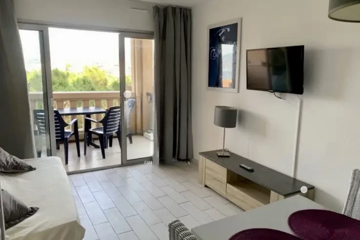 Квартира в Каннах, Франция, 28 м² - фото 2